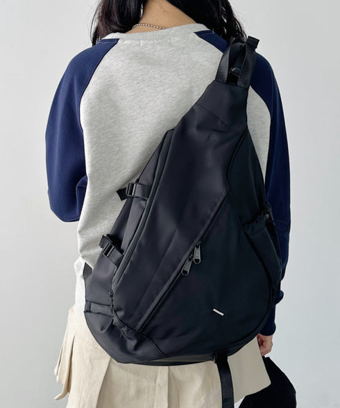 ワンポイントボディバッグ/ユニセックス メッセンジャーバッグ | CL12410160 | ブラック