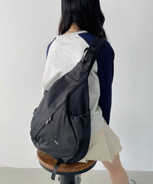 ワンポイントボディバッグ/ユニセックス メッセンジャーバッグ | CL12410160 | ブラック