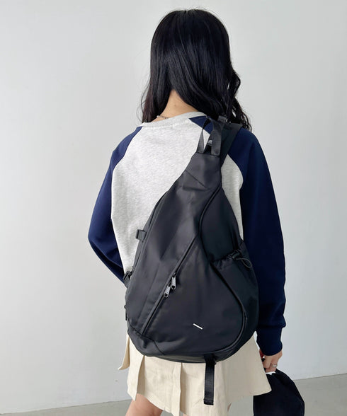 ワンポイントボディバッグ/ユニセックス メッセンジャーバッグ | CL12410160 | ブラック