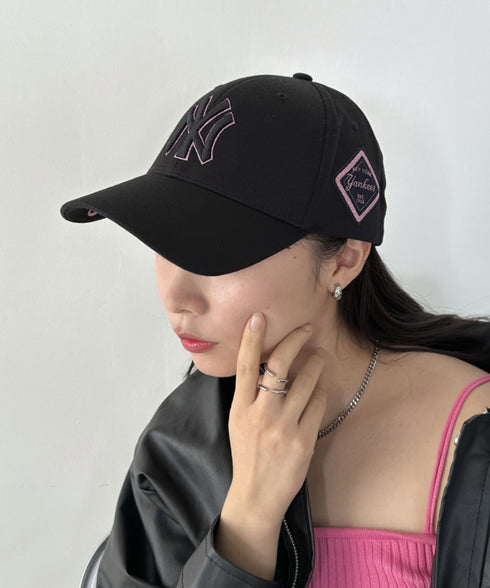 MLB Korea(エムエルビーコリア)/ダイヤモンド刺繍ロゴパッチボールキャップ メジャーリーグ べースボール ロゴキャップ サイズ調整可能/DIAMOND LOGO PATCH BALL CAP | AT52410317 | ブラック×ピンク