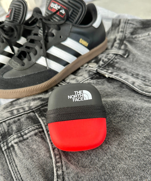 THE NORTH FACE(ザ・ノースフェイス)/カラビナ付 ヌプシモールドポーチ バイカラーポーチ 小物入れ /NUPTSE MOLD POUCH | IM6242018 | レッド