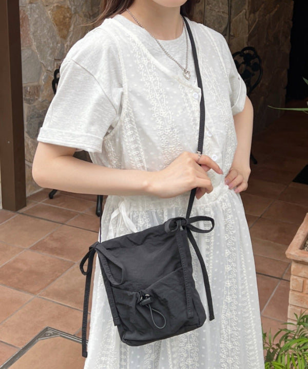 サイドリボンナイロンショルダーバッグ | NU1241511 | ブラック