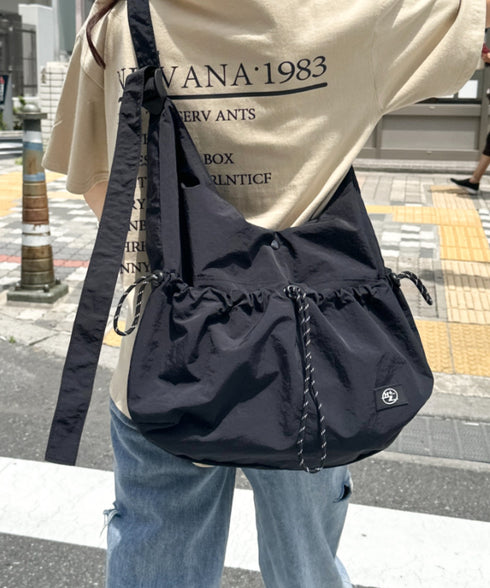 【A4サイズ対応】ドローコードナイロンショルダーバッグ | CL1243006 | ブラック