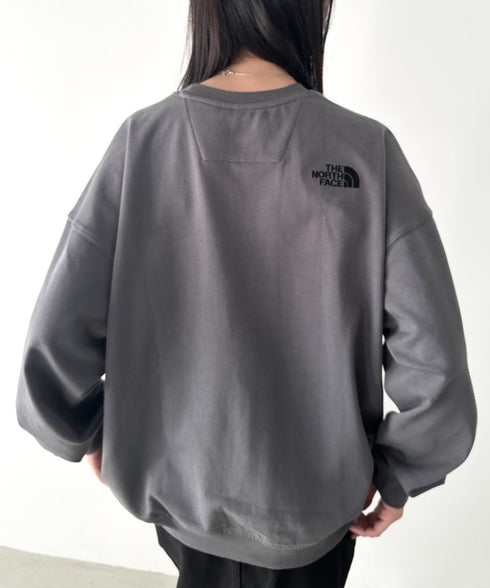 THE NORTH FACE(ザ・ノースフェイス)/ワンポイント刺繍スウェット クルーネック 長袖トレーナー/GO-TO SWEATSHIRTS | IM2243008 | ダークグレー