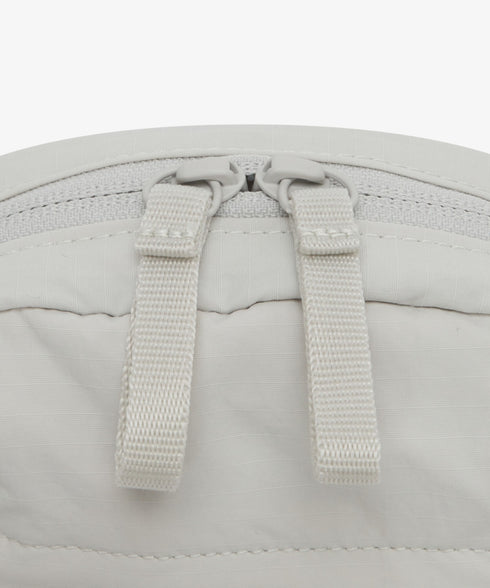 THE NORTH FACE(ザ・ノースフェイス)/長さ調整可能 ワンポイント ロゴ刺繍 ショルダー クロス ミニバッグ/TRAVEL CROSS BAG S | IM1243028 | ホワイト