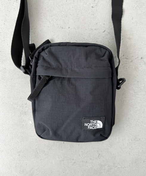 THE NORTH FACE(ザ・ノースフェイス)/長さ調整可能 ワンポイント ロゴ刺繍 ショルダー クロス ミニバッグ/TRAVEL CROSS BAG S | IM1243028 | ブラック