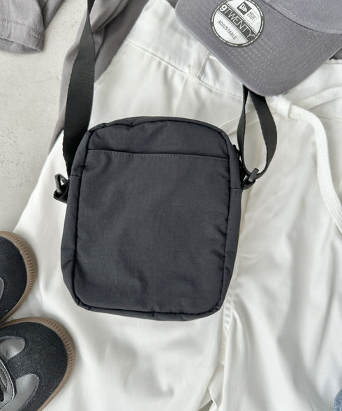 THE NORTH FACE(ザ・ノースフェイス)/長さ調整可能 ワンポイント ロゴ刺繍 ショルダー クロス ミニバッグ/TRAVEL CROSS BAG S | IM1243028 | ブラック