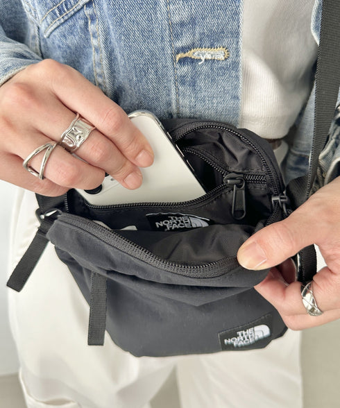 THE NORTH FACE(ザ・ノースフェイス)/長さ調整可能 ワンポイント ロゴ刺繍 ショルダー クロス ミニバッグ/TRAVEL CROSS BAG S | IM1243028 | ブラック