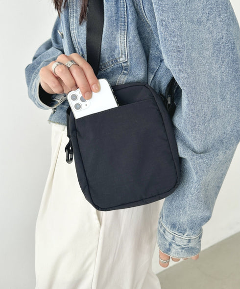 THE NORTH FACE(ザ・ノースフェイス)/長さ調整可能 ワンポイント ロゴ刺繍 ショルダー クロス ミニバッグ/TRAVEL CROSS BAG S | IM1243028 | ブラック