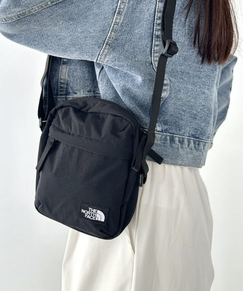 THE NORTH FACE(ザ・ノースフェイス)/長さ調整可能 ワンポイント ロゴ刺繍 ショルダー クロス ミニバッグ/TRAVEL CROSS BAG S | IM1243028 | ブラック