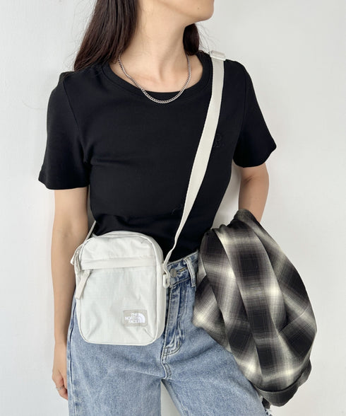 THE NORTH FACE(ザ・ノースフェイス)/長さ調整可能 ワンポイント ロゴ刺繍 ショルダー クロス ミニバッグ/TRAVEL CROSS BAG S | IM1243028 | ホワイト