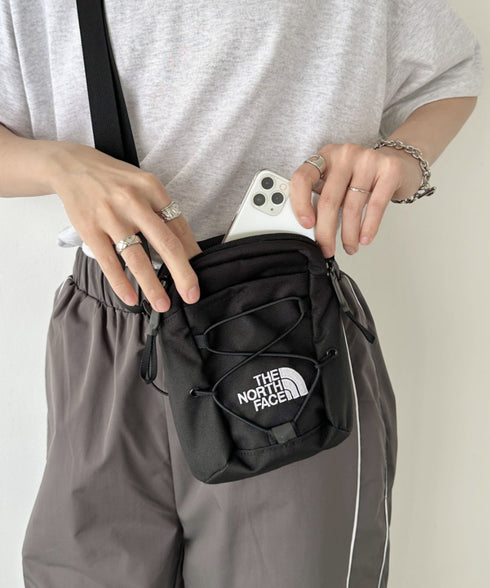 国内未発売 THE NORTH FACE(ザ・ノースフェイス)/長さ調節可能 ワンポイント ロゴ刺繍 ショルダーバッグ クロスバッグ ミニバッグ/JESTER CROSSBODY | IM1243029 | ブラック