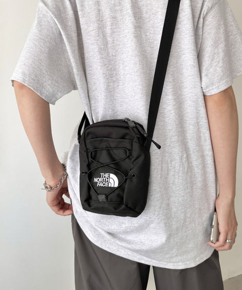 国内未発売 THE NORTH FACE(ザ・ノースフェイス)/長さ調節可能 ワンポイント ロゴ刺繍 ショルダーバッグ クロスバッグ ミニバッグ/JESTER CROSSBODY | IM1243029 | ブラック