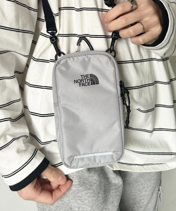 THE NORTH FACE(ザ・ノースフェイス)/4WAY カラビナ付 ミニマルチポーチ ショルダー スマホショルダー 財布 ポーチ サコッシュ トレッキングポーチ/MULTI TREKKING POUCH | IM1243030 | グレー