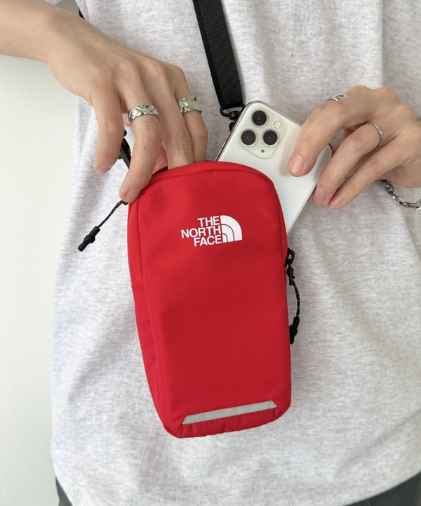 国内未発売 THE NORTH FACE(ザ・ノースフェイス)/4WAY カラビナ付 ミニマルチポーチ ショルダー スマホショルダー 財布 ポーチ サコッシュ トレッキングポーチ/MULTI TREKKING POUCH | IM1243030 | レッド
