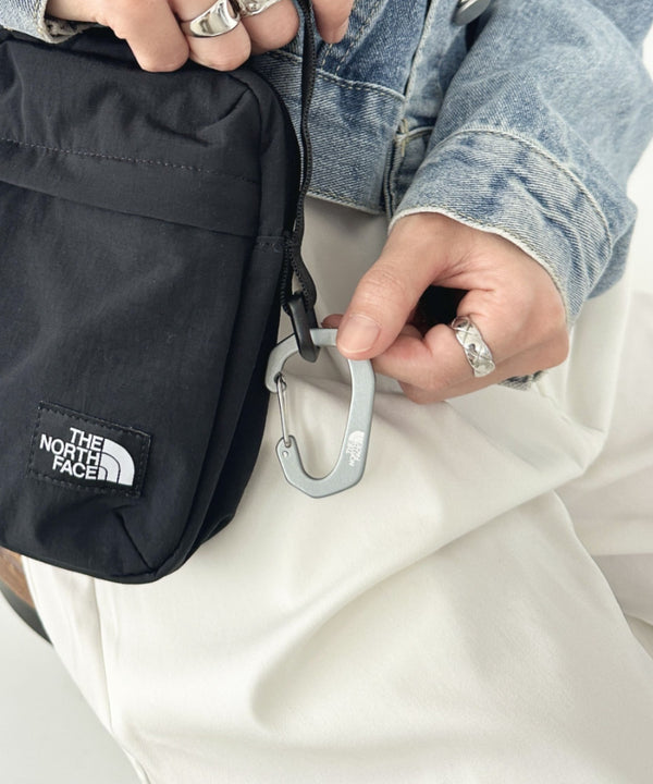 THE NORTH FACE(ザ・ノースフェイス)/ブランドロゴ カラビナ/TNF LOGO CARABINER | IM6243033 | グレー