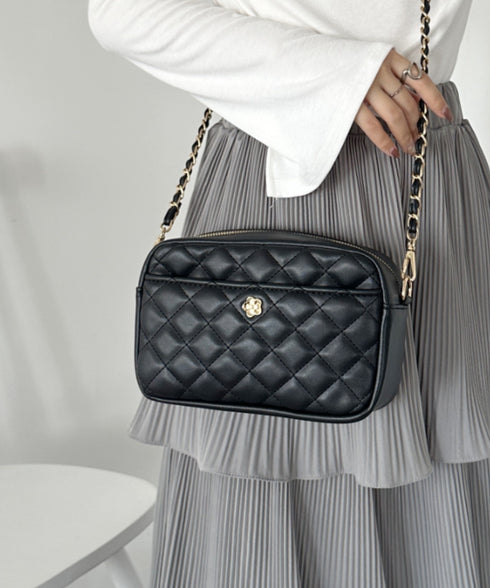 フラワーモチーフ キルティング チェーンショルダーバッグ | CL1243077 | ブラック