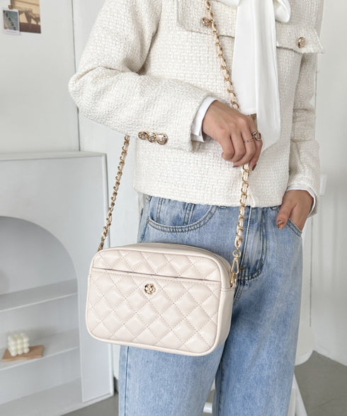 フラワーモチーフ キルティング チェーンショルダーバッグ | CL1243077 | アイボリー
