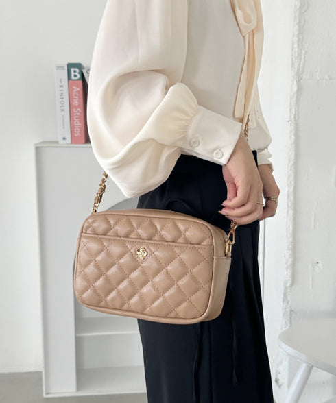 フラワーモチーフ キルティング チェーンショルダーバッグ | CL1243077 | ベージュ