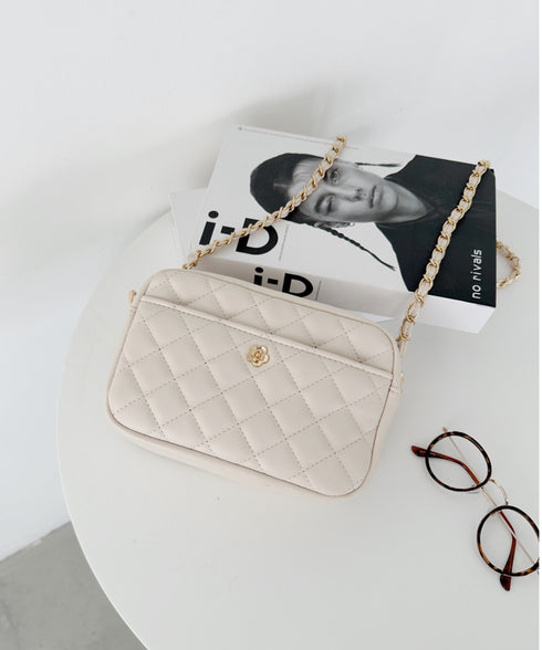 フラワーモチーフ キルティング チェーンショルダーバッグ | CL1243077 | アイボリー