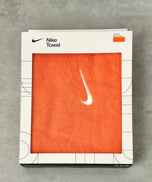 Nike(ナイキ)/ロゴ刺繍 文字入り ソリッドコアタオル ミディアム スポーツタオル | IM6241445 | オレンジ