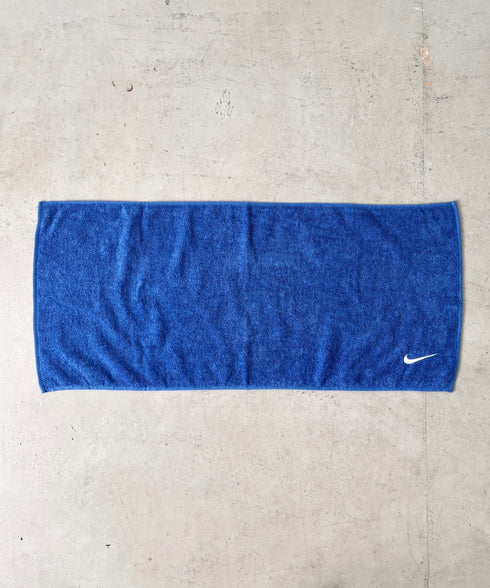 Nike(ナイキ)/ロゴ刺繍 文字入り ソリッドコアタオル ミディアム スポーツタオル | IM6241445 | ブルー系その他