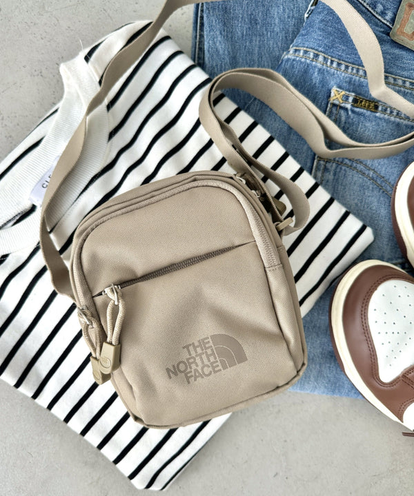 国内未発売 THE NORTH FACE(ザ・ノースフェイス)/ワンポイント ロゴプリント スクエアショルダーバッグ クロスバッグ ミニバッグSTANDARD CROSS BAG S | IM1243048 | ベージュ