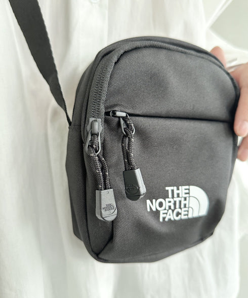 国内未発売 THE NORTH FACE(ザ・ノースフェイス)/ワンポイント ロゴプリント スクエアショルダーバッグ クロスバッグ ミニバッグSTANDARD CROSS BAG S | IM1243048 | ブラック