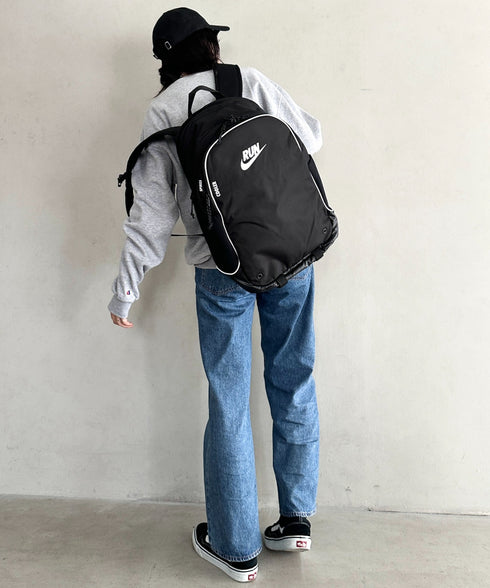 Nike(ナイキ)/大容量 27L収納 A4・15インチ対応 ナイキ トラック バックパック リュック | IM1244024 | ブラック