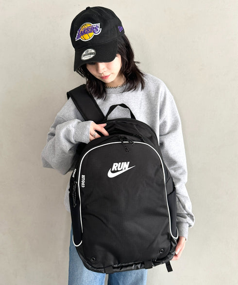 Nike(ナイキ)/大容量 27L収納 A4・15インチ対応 ナイキ トラック バックパック リュック | IM1244024 | ブラック