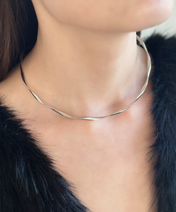 ひねりデザイン メタルチョーカー ネックカフ | SW4243104 | シルバー
