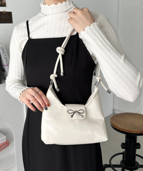 リボンモチーフワンハンドルPUホーボーバッグ | CL1246027 | アイボリー
