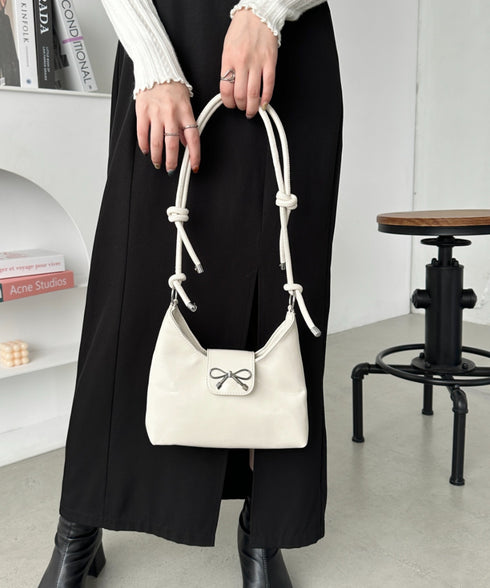 リボンモチーフワンハンドルPUホーボーバッグ | CL1246027 | アイボリー
