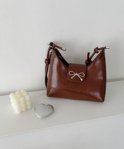 リボンモチーフワンハンドルPUホーボーバッグ | CL1246027 | ブラウン