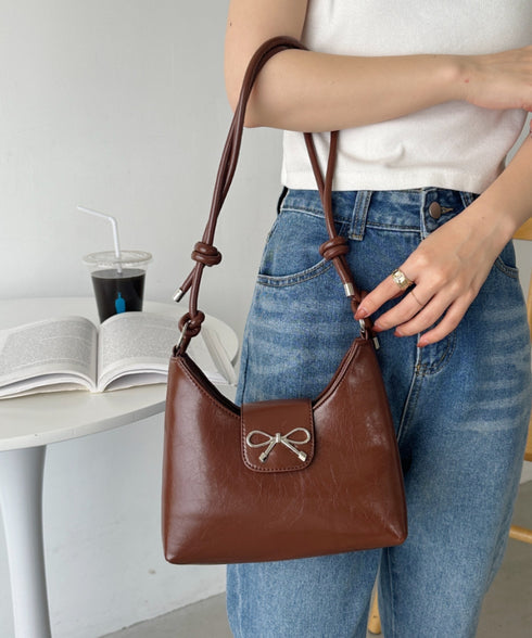 リボンモチーフワンハンドルPUホーボーバッグ | CL1246027 | ブラウン