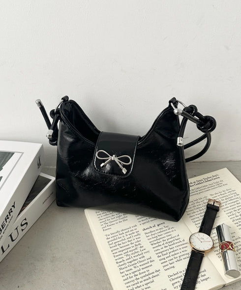 リボンモチーフワンハンドルPUホーボーバッグ | CL1246027 | ブラック