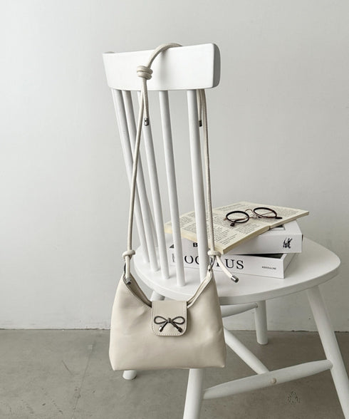 リボンモチーフワンハンドルPUホーボーバッグ | CL1246027 | アイボリー