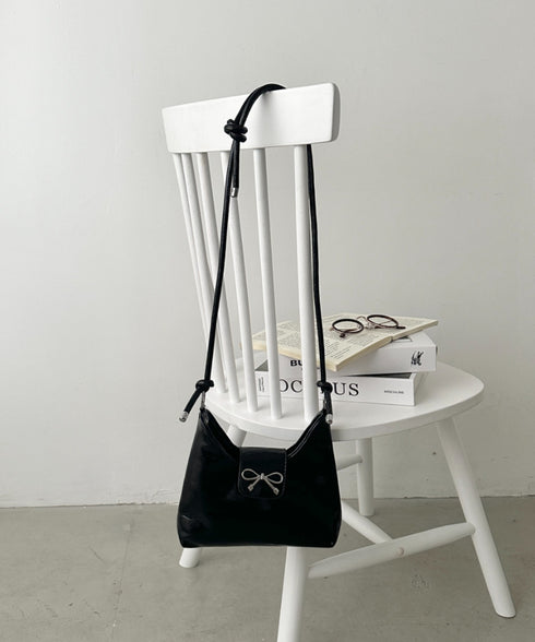 リボンモチーフワンハンドルPUホーボーバッグ | CL1246027 | ブラック