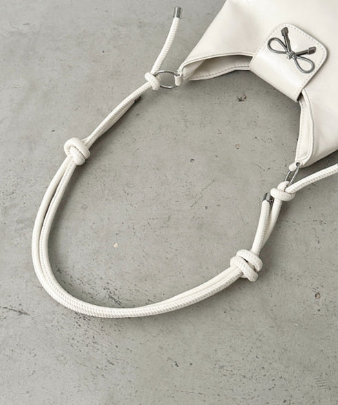 リボンモチーフワンハンドルPUホーボーバッグ | CL1246027 | アイボリー