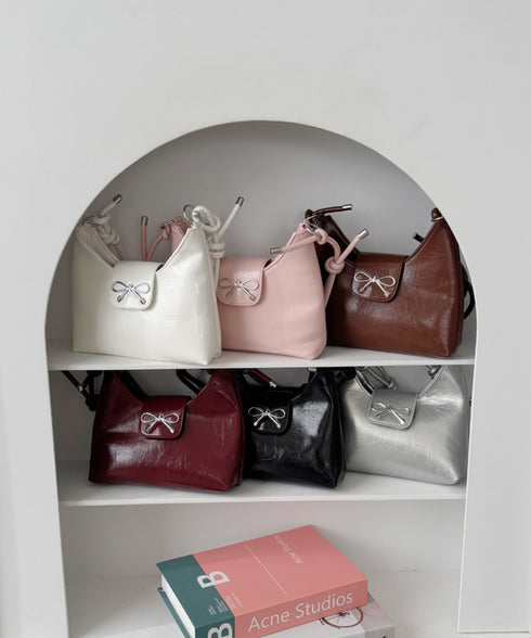 リボンモチーフワンハンドルPUホーボーバッグ | CL1246027 | ブラウン