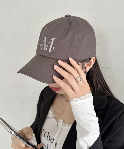 MUCENT(ムセント)/シグネチャー ロゴ ベースボール キャップ サイズ調整可能/SIGNATURE BALL CAP | AT5244039 | チャコールグレー