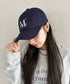 MUCENT(ムセント)/シグネチャー ロゴ ベースボール キャップ サイズ調整可能/SIGNATURE BALL CAP | AT5244039 | ネイビー