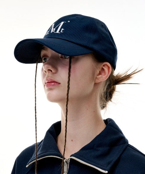 MUCENT(ムセント)/シグネチャー ロゴ ベースボール キャップ サイズ調整可能/SIGNATURE BALL CAP | AT5244039 | ネイビー