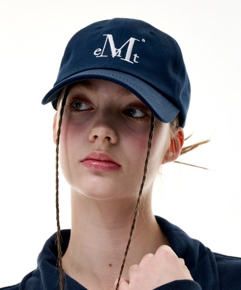 MUCENT(ムセント)/シグネチャー ロゴ ベースボール キャップ サイズ調整可能/SIGNATURE BALL CAP | AT5244039 | ネイビー