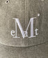 MUCENT(ムセント)/シグネチャー ロゴ ベースボール キャップ サイズ調整可能/SIGNATURE BALL CAP | AT5244039 | カーキ