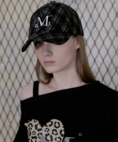 MUCENT(ムセント)/シグネチャー ロゴ ベースボール キャップ サイズ調整可能/SIGNATURE BALL CAP | AT5244039 | ブラック系その他3