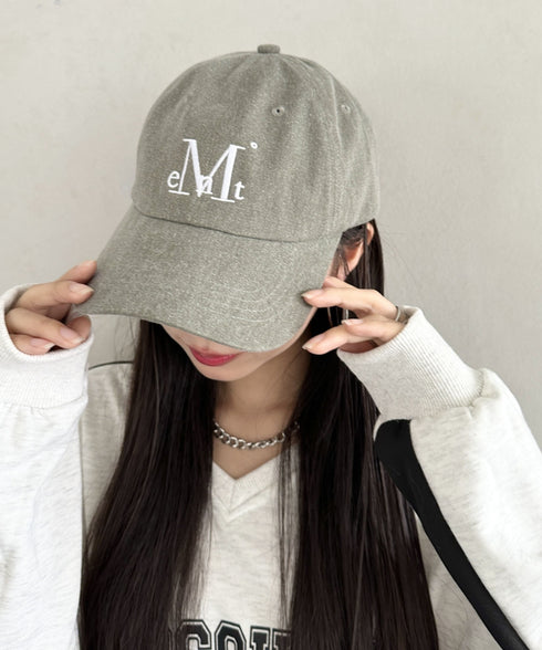 MUCENT(ムセント)/シグネチャー ロゴ ベースボール キャップ サイズ調整可能/SIGNATURE BALL CAP | AT5244039 | カーキ