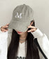 MUCENT(ムセント)/シグネチャー ロゴ ベースボール キャップ サイズ調整可能/SIGNATURE BALL CAP | AT5244039 | カーキ