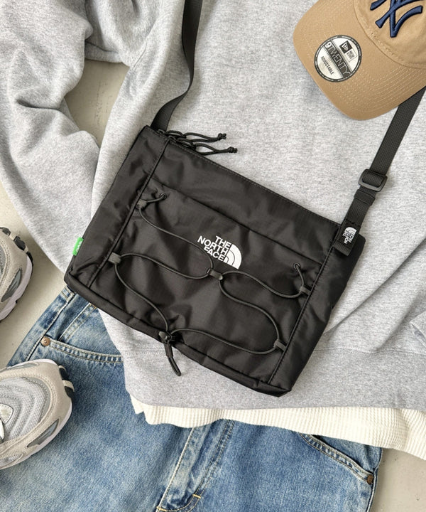 THE NORTH FACE(ザ・ノースフェイス)/ワンポイント ロゴ刺繍 ショルダーバッグ クロスバッグ/BOREALIS SLIM CROSS BAG | IM1244037 | ブラック