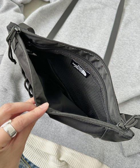 THE NORTH FACE(ザ・ノースフェイス)/ワンポイント ロゴ刺繍 ショルダーバッグ クロスバッグ/BOREALIS SLIM CROSS BAG | IM1244037 | ブラック